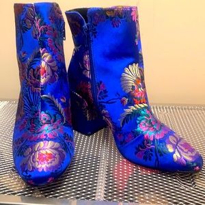 FLORAL ALDO BOOTIES💐